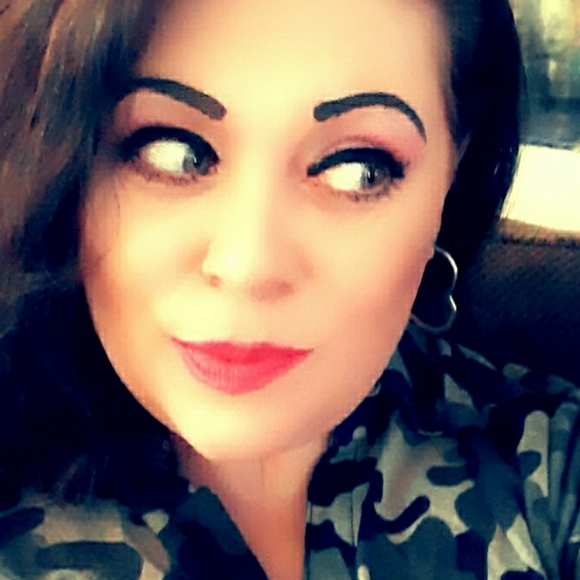 New stuff coming soon!! Woman's, Children's, shoes, home goods, skincare etc. - Picture 5 of 12